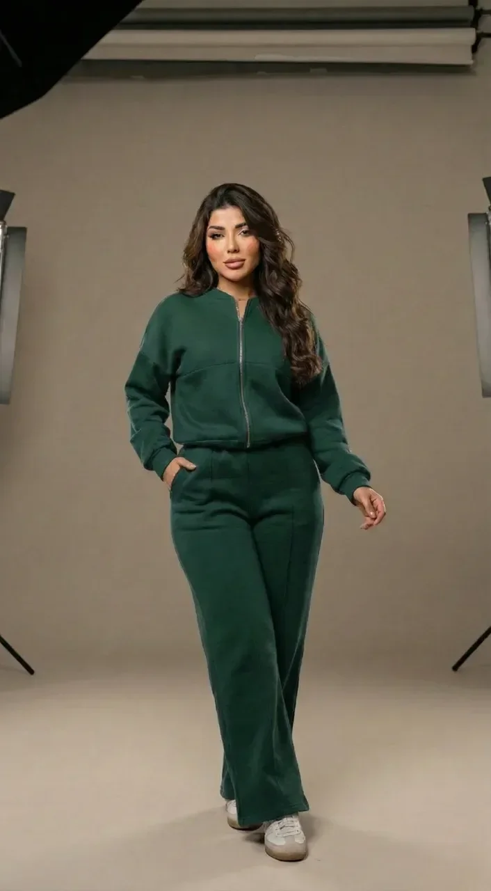 Ensemble de survêtement bordeaux élégant avec veste zippée et pantalon à jambe droite